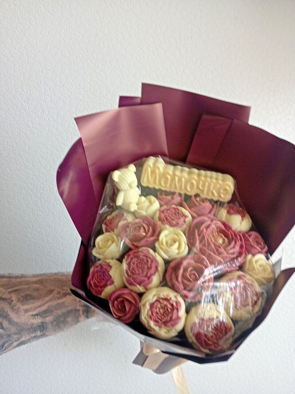 Букет из шоколадных роз и пионов для мамы 777RR37RSH KupiShoko